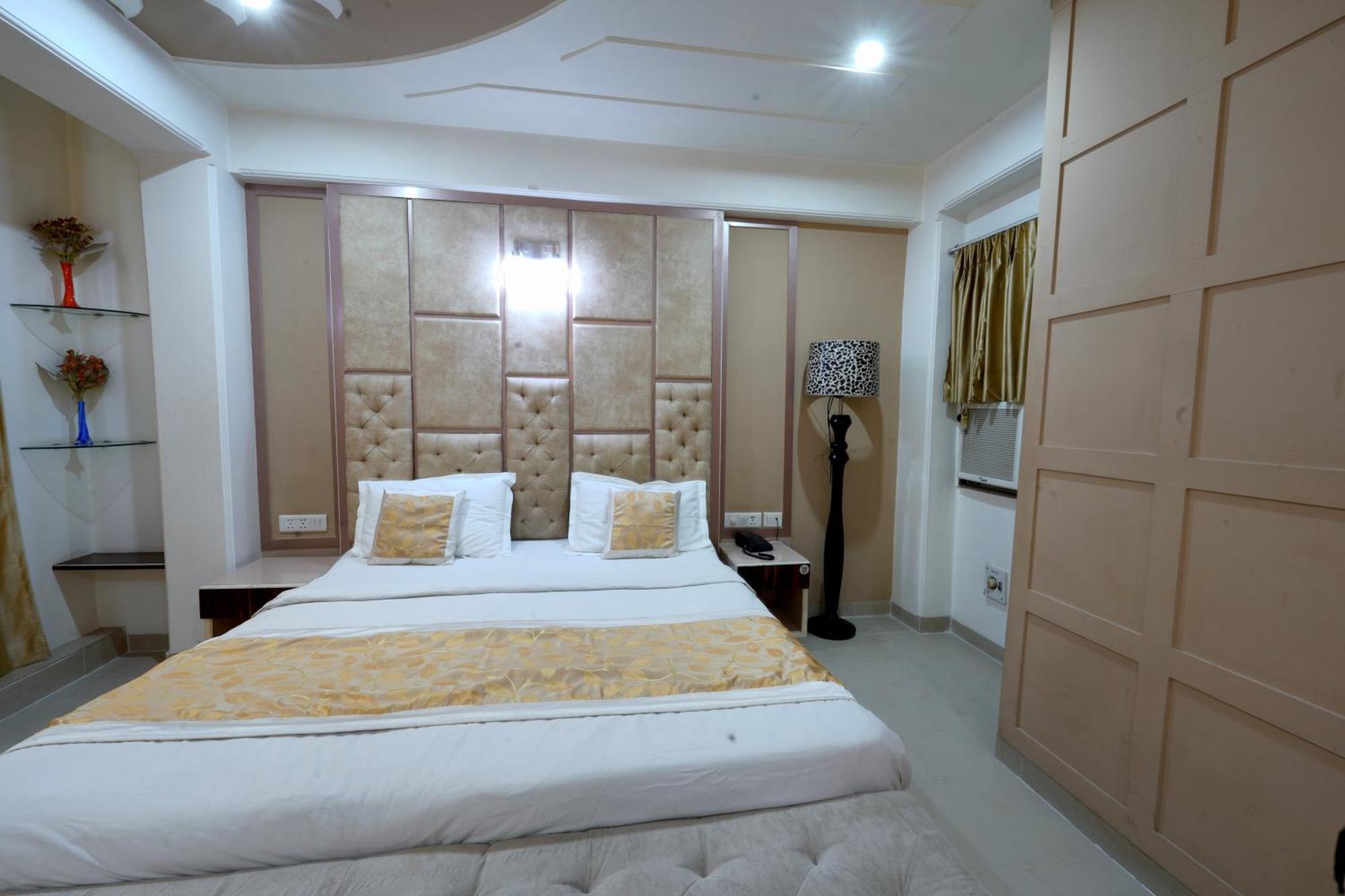 Oppera Delhi Airport Country house *