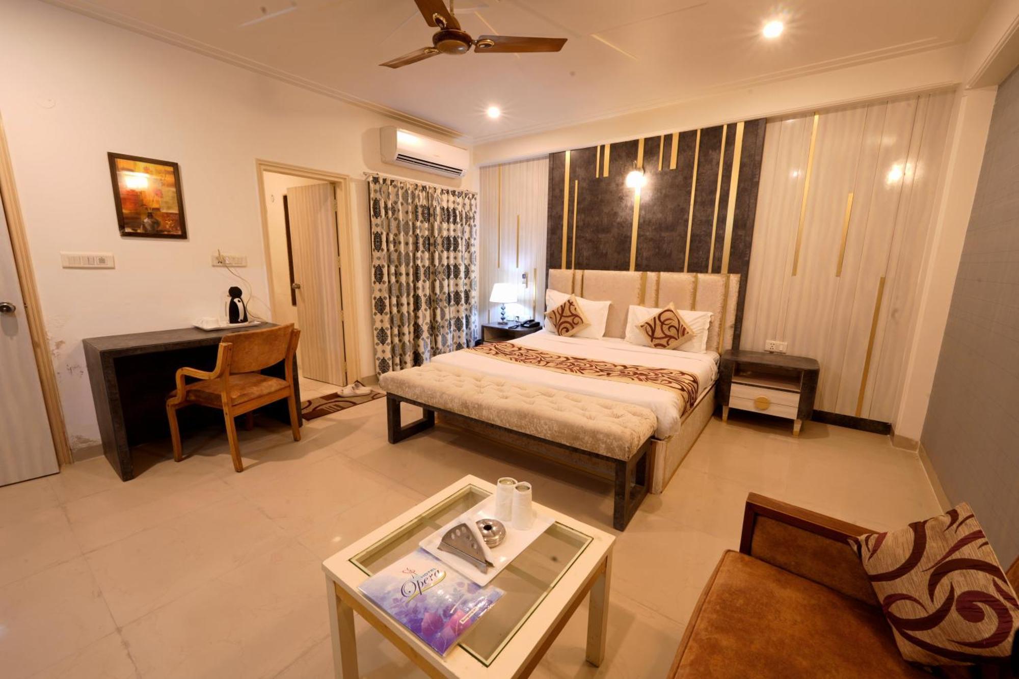 Country house Oppera Delhi Airport New Delhi
