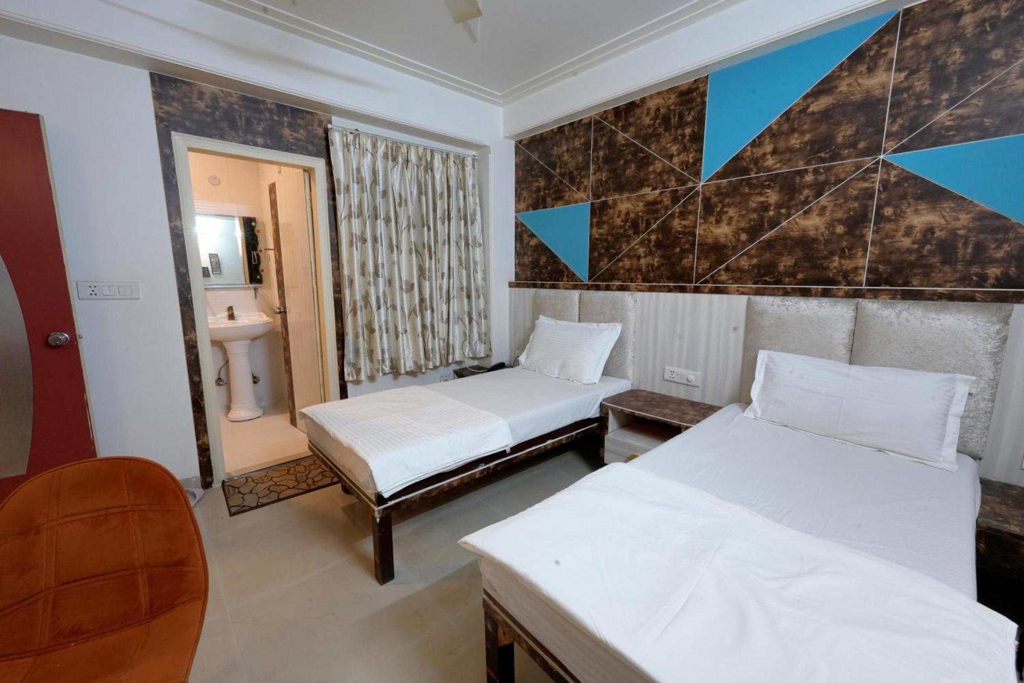 Country house Oppera Delhi Airport *